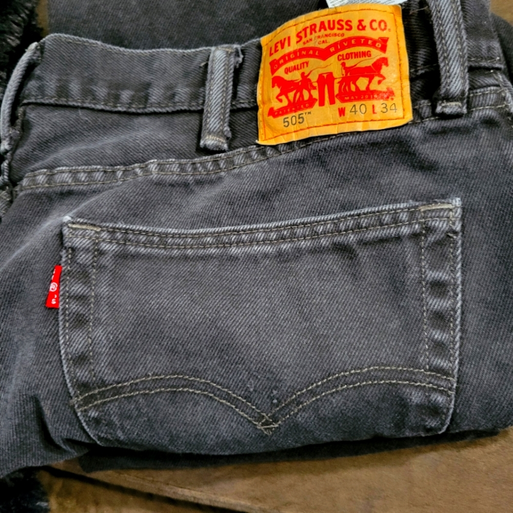 Levi mens jeans